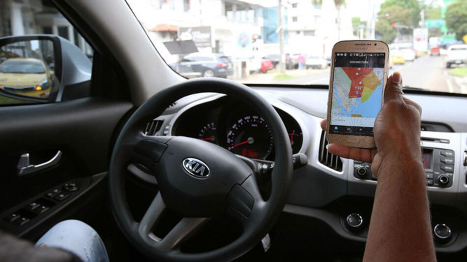 Uber afirma que decreto afectará a 225 mil usuarios y 8 mil socios conductores