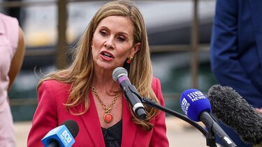 La mujer que tiene la misión de sacar a los niños de las redes sociales (y las amenazas que recibe por ello)