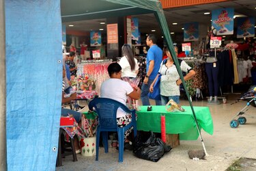 Alcaldía de Panamá permite retorno de los buhoneros; aclara que son temporales