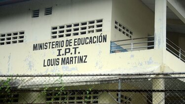 Tras casi un mes de paro se reanudan las clases en Louis Martinz este lunes