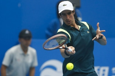 Novak Djokovic y Pablo Cuevas pasan a cuartos de final