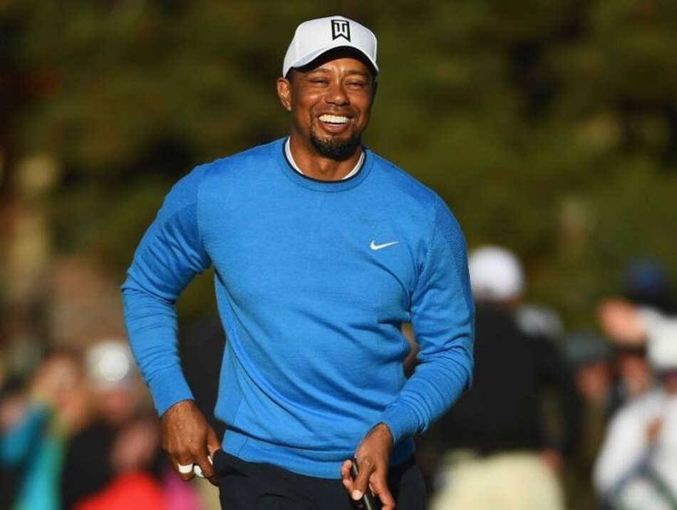 Tiger Woods dice superar con éxito primera fase de tratamiento