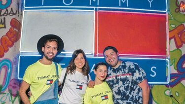 Panamá celebra el lanzamiento de cápsula de primavera de Tommy Jeans
