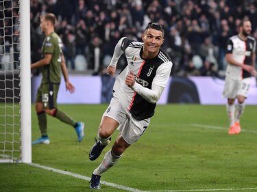 Cristiano arranca el año con un triplete y Zlatan se va en blanco en su regreso al Milan