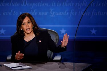 Kamala Harris suspende sus viajes por casos de la Covid-19 en su entorno