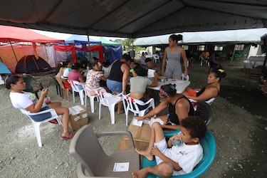 Los días tras el temblor: el silencio de las lanchas en El Arenal y un mar que se ensaña con isla Cañas