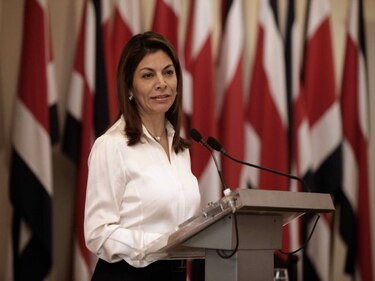 Chinchilla congela salario de altos funcionarios por cuarto año consecutivo