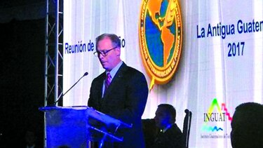 SIP aborda corrupción y amenazas a la prensa