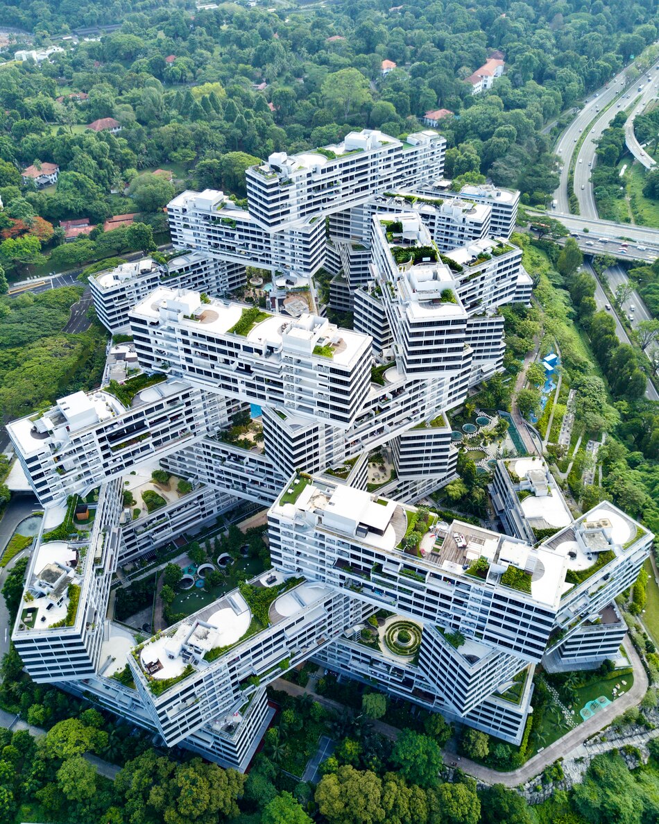 Un pueblo vertical formado por bloques entrelazados