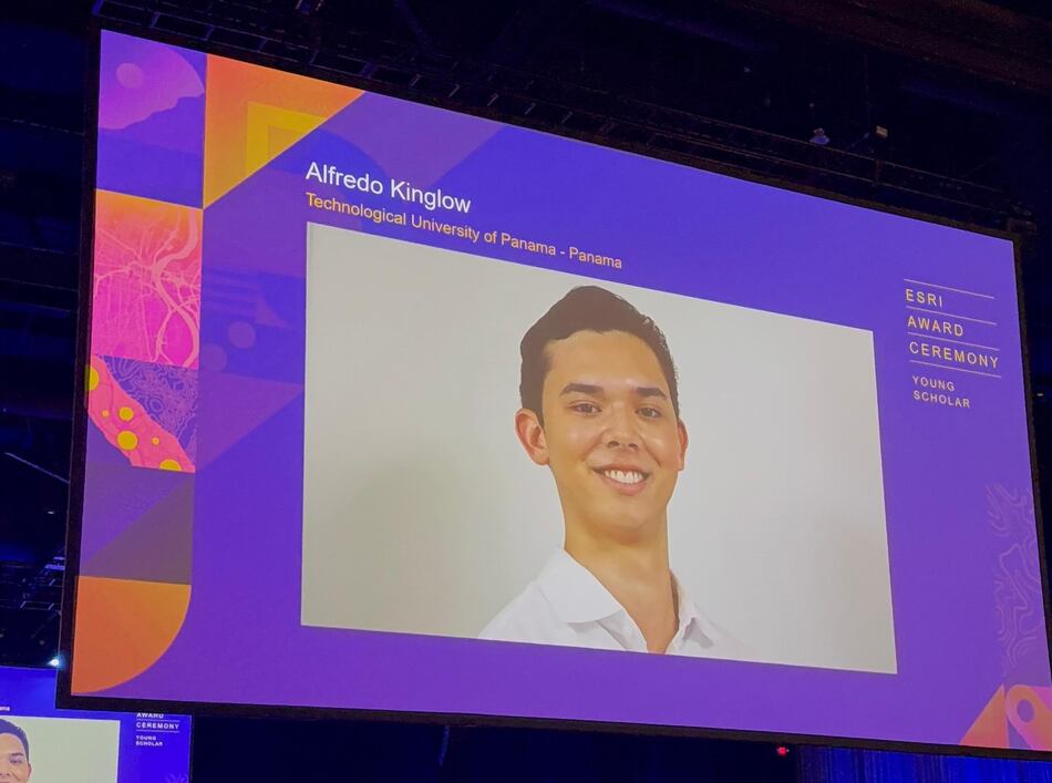 Joven de la UTP gana premio internacional por proyecto contra el abandono animal