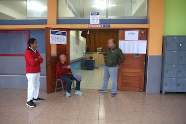 Perú: Vuelve a registrarse la falta de material electoral en algunas mesas de votación