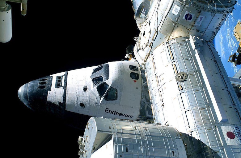 La Estación Espacial Internacional cumple 25 años en órbita: la historia en números del objeto más caro jamás construido