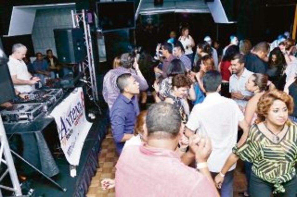 Noches de ritmo retro en Panamá