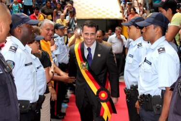 Maduro dice Chávez está feliz por marcha de país y Capriles pide que aparezca