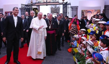 El papa Francisco se reúne con el presidente de Ecuador en privado