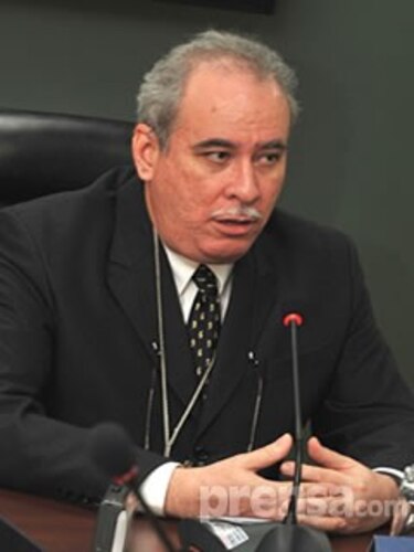 Asamblea ratifica a Ayú Prado como procurador