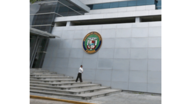 Diputados discrepan en crear nuevas comisiones