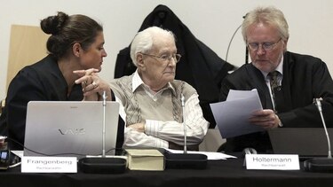 Empieza juicio Oskar Gröning, el 'contable' de Auschwitz