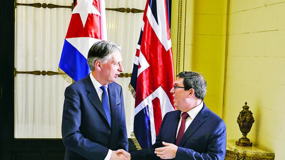 Canciller del Reino Unido se reúne con Raúl Castro