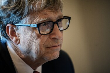 Bill Gates critica las teorías conspirativas que lo acusan de la pandemia