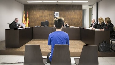 Condena de 15 meses de cárcel para 'youtuber' español por humillar a un indigente
