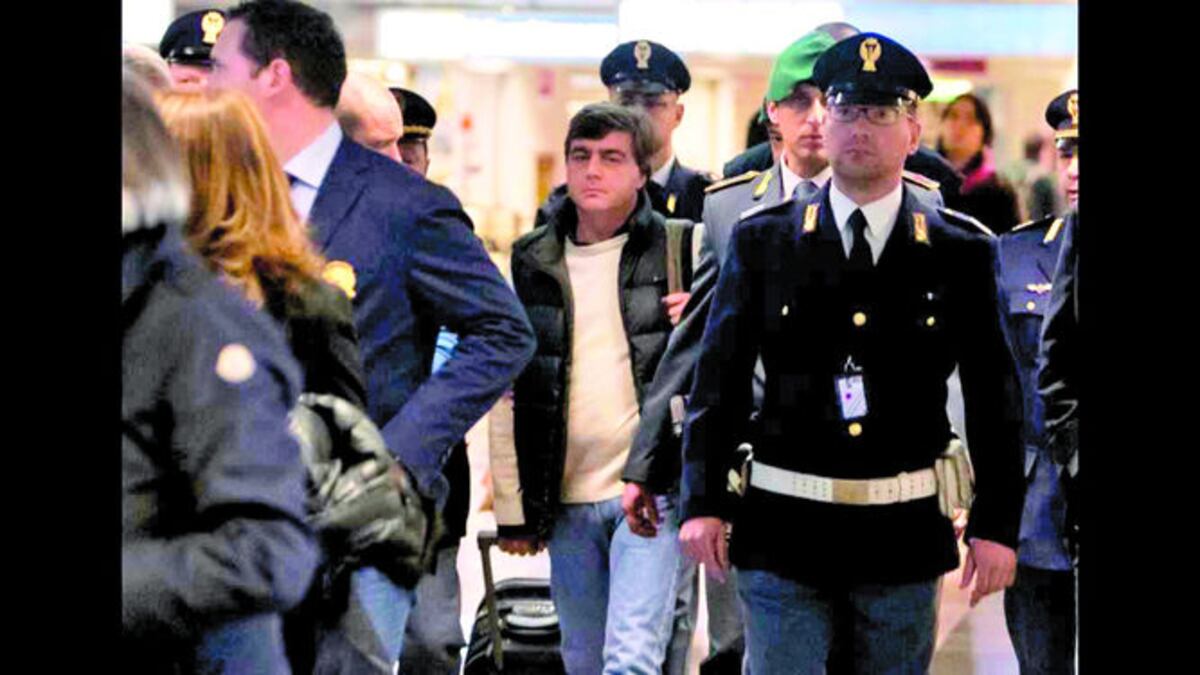 La nueva fecha del juicio será el próximo 7 de febrero. Valter Lavítola ha sido confinado a su residencia en Roma.