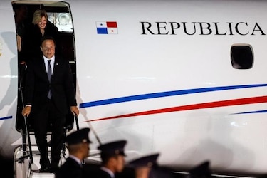 Presidente Varela llega a Colombia para toma de posesión de Santos