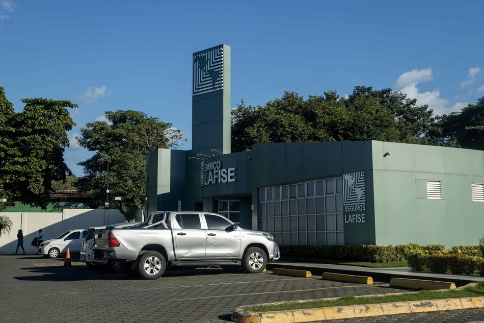 Ordenan a los bancos en Nicaragua aplicar a medias la ley que desconoce sanciones externas