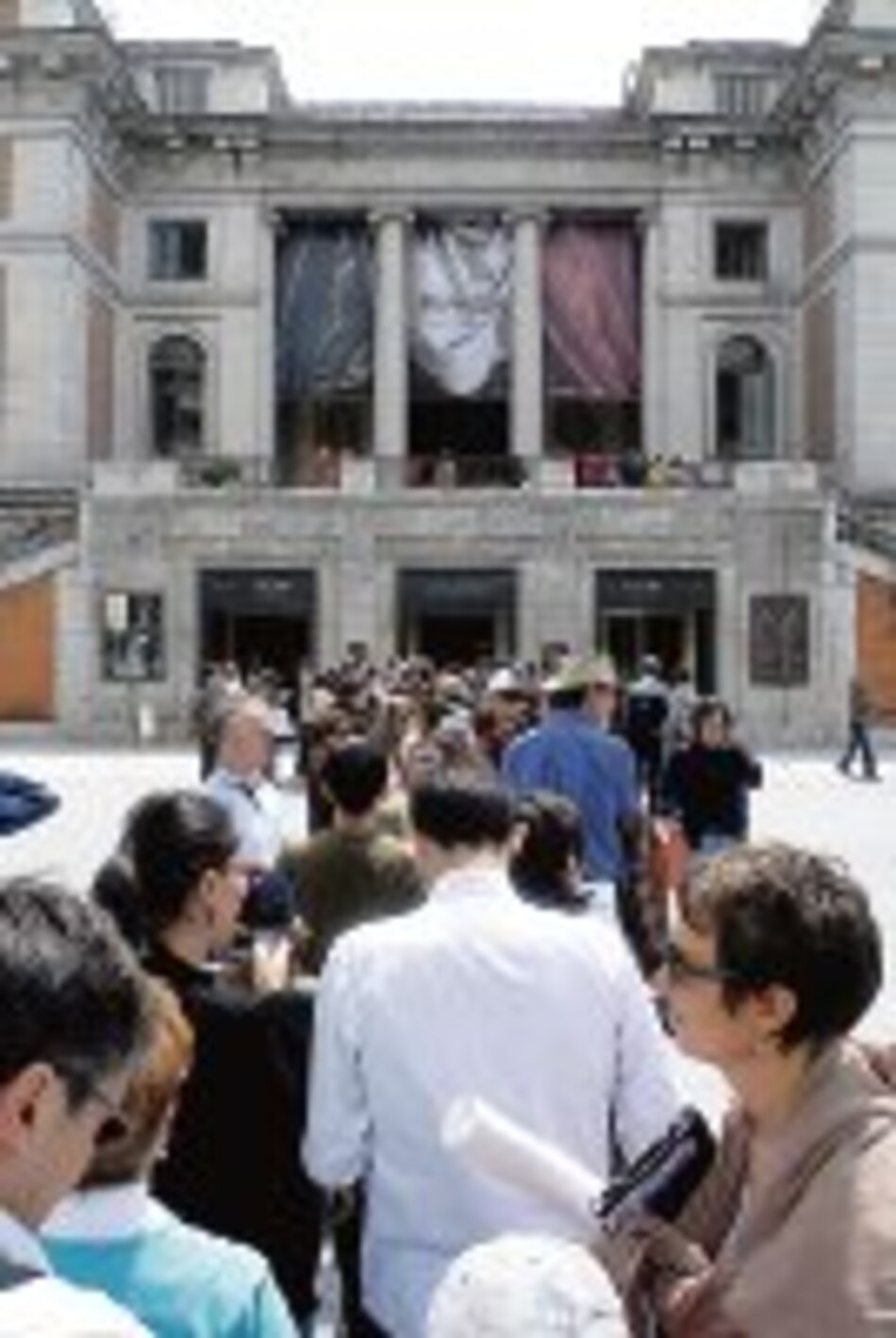 Nueva aldea para artistas españoles