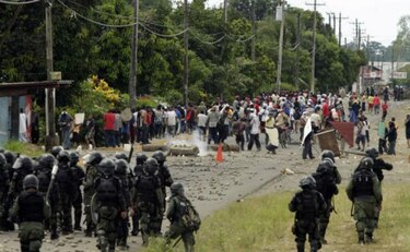 Ministerio de la Presidencia compró al SPI $15 millones en municiones y equipos antidisturbios