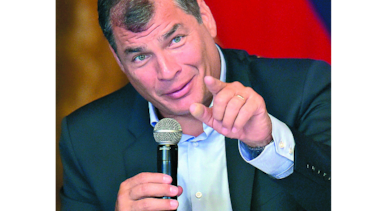 Ordenan prisión para opositores de Correa