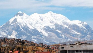 Extraen muestras del nevado Illimani para conservarlas en la Antártida