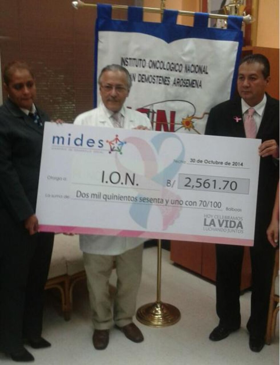 Ministerio de Desarrollo Social entrega donación al Instituto Oncológico