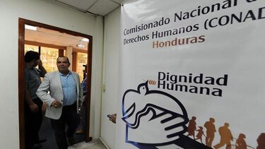 Honduras: Sacan a periodista antes de ser juzgado