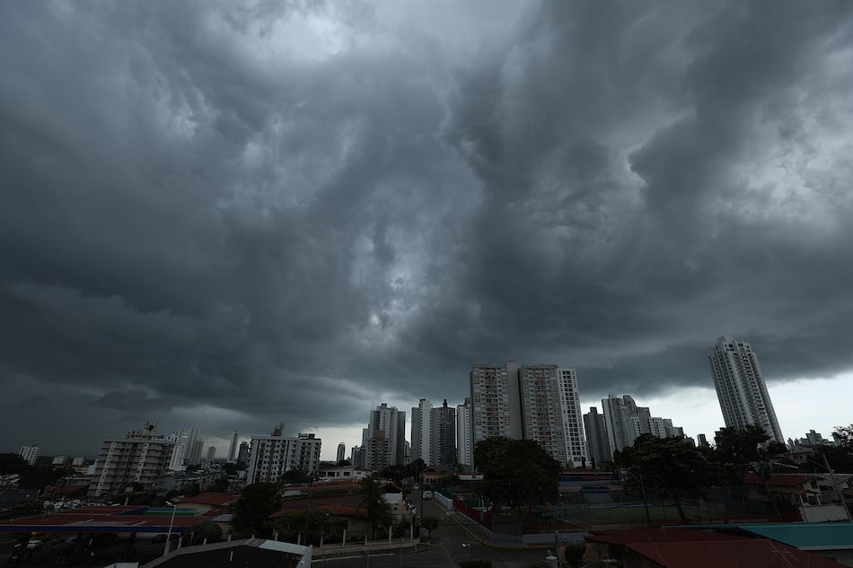 Emiten aviso de vigilancia por el paso en la región de la tormenta tropical Franklin