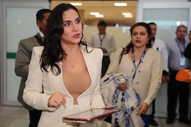 Vicepresidenta de Ecuador busca revertir en la Justicia suspensión impuesta por el Gobierno