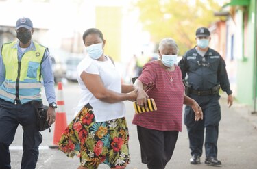8,250 dosis en el primer día de la fase 2, en el 8-6