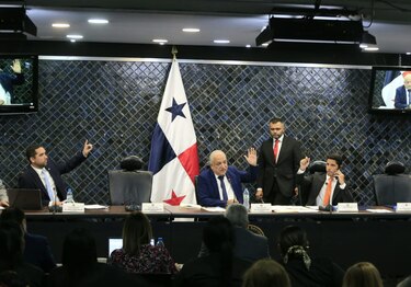 Diputados debaten proyecto de amnistía que beneficiaría a Martinelli y Varela