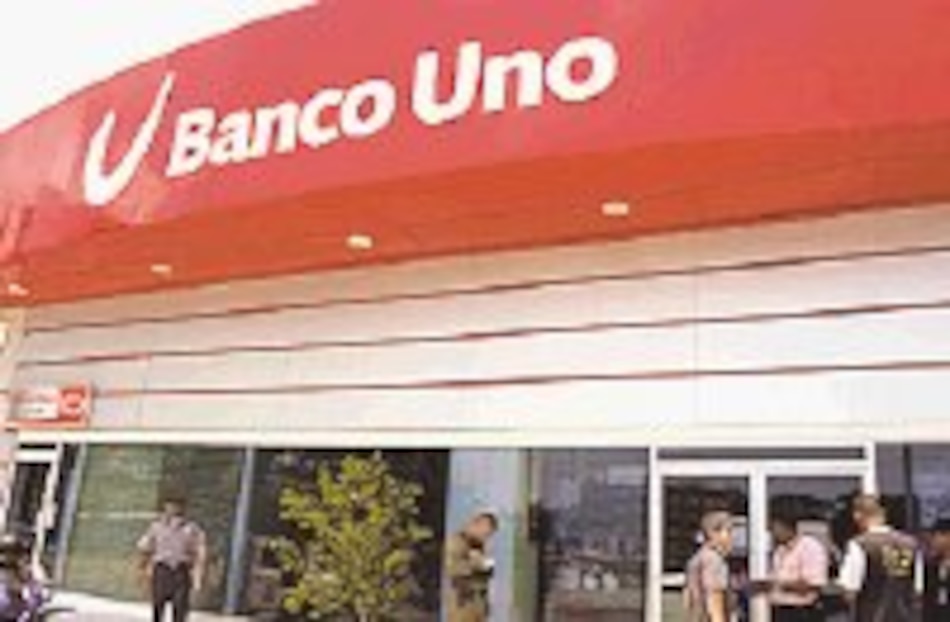 Otorgan crédito a Banco Uno