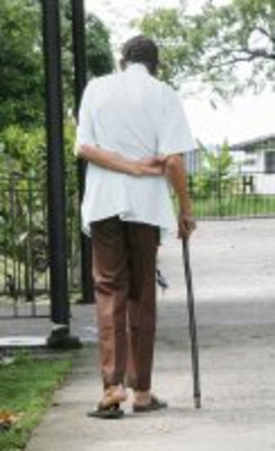 Enfermedad silenciosa que debilita los huesos