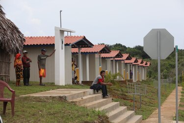 Desplazados climáticos en la urbanización Nuevo Cartí enfrentan falta de servicios esenciales