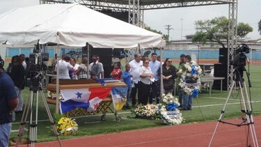 Emotiva despedida para Amílcar Henríquez, jugador de la selección nacional