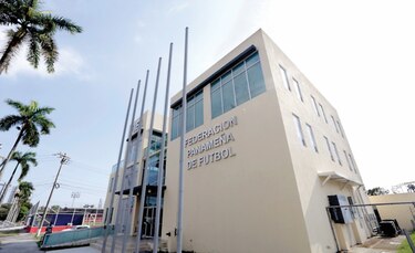Fepafut anuncia ayuda económica para jugadores y árbitros del fútbol panameño