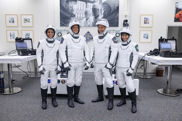 Se retrasa el viaje de regreso a la Tierra de la misión Crew-4