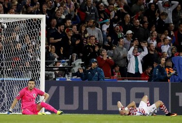 Portugal clasifica ante Croacia con gol en el final de la prórroga
