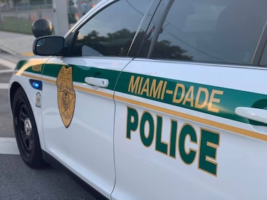 Buscan a autor de tiroteo en Miami que ocasionó la muerte de mujer de 86 años