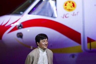 Jackie Chan recibe en Brasil un avión ejecutivo Legacy 650
