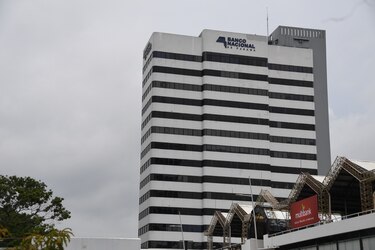 Fitch reafirma nota de BBB- con perspectiva negativa al Banconal