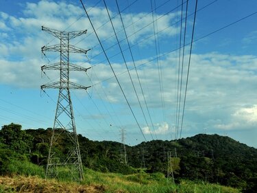 Hoy suspenderán el servicio eléctrico en varios sectores de la capital