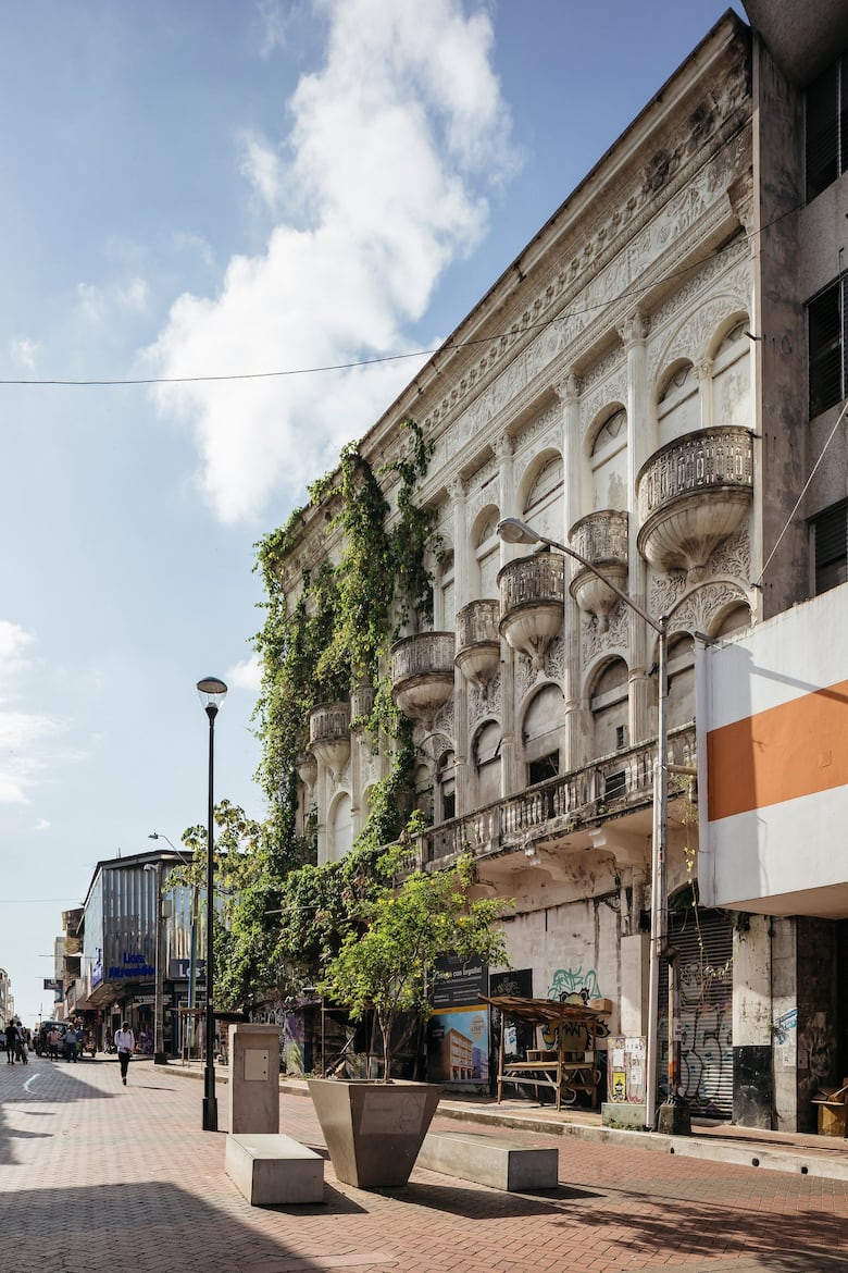 El alma y la nostalgia de los edificios de La Central